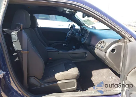 2017 Dodge Challenger Sxt z USA, uszkodzony, nr VIN 2C3CDZAG0HH558878